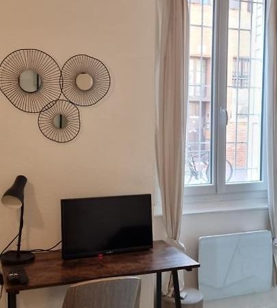 Appartement Studio En Rdc - Quai De Garonne - Capitole - Wifi à Toulouse Extérieur photo